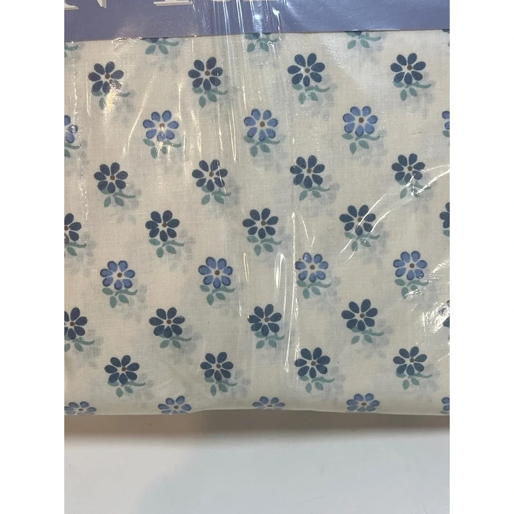 Vintage 1987 Dan River Twin Fitted Sheet Blue Floral Sprig Percale Made in USA